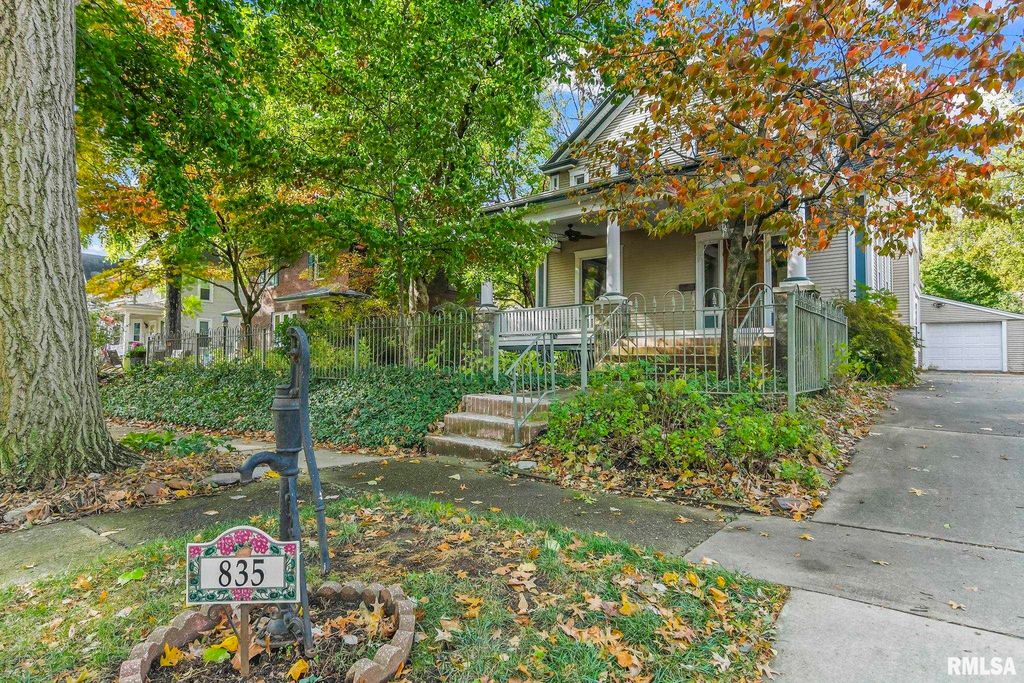 835 S PARK Avenue, Springfield, IL 62704