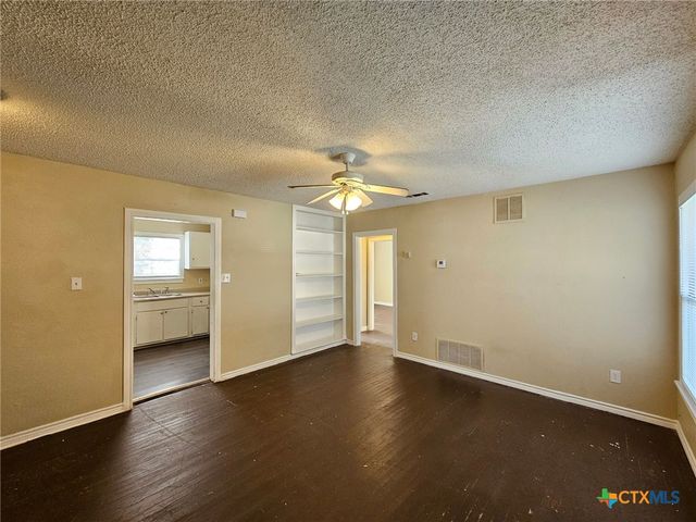 24 S 28th Street, Killeen, TX 76541