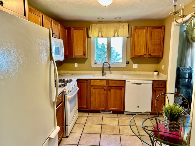 28 Windward Street UNIT 28, Mashpee, MA 02649