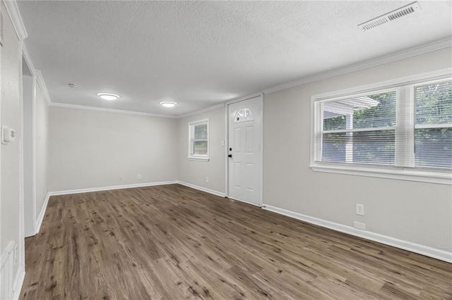 3820 N Brighton Avenue, Kansas City, MO 64117