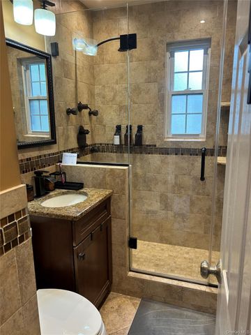 61-55 224 st A, Bayside, NY 11364