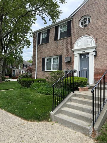 61-55 224 st A, Bayside, NY 11364