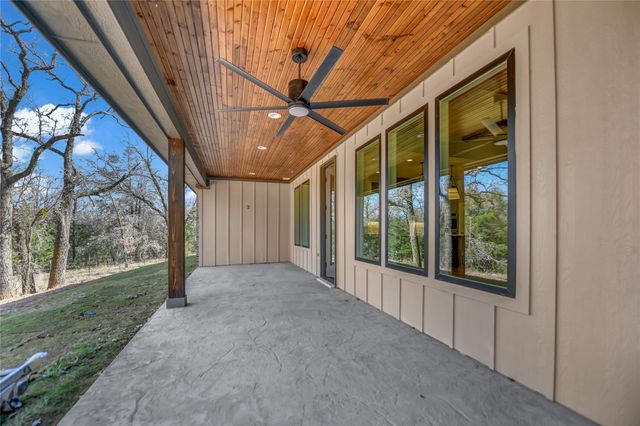 1064 Arbor Vista Drive, Azle, TX 76020