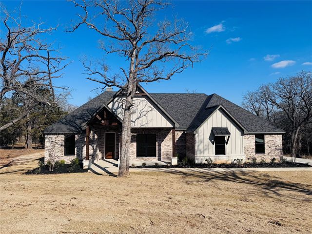 1064 Arbor Vista Drive, Azle, TX 76020