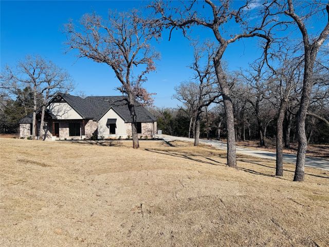 1064 Arbor Vista Drive, Azle, TX 76020