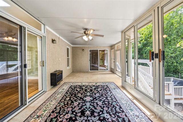 200 Teaberry Lane, Hendersonville, NC 28739