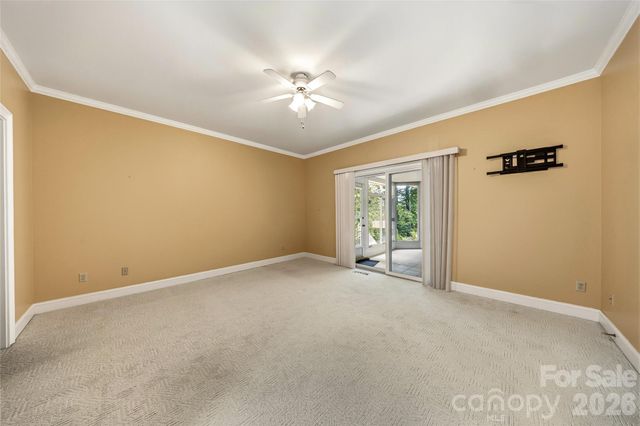 200 Teaberry Lane, Hendersonville, NC 28739