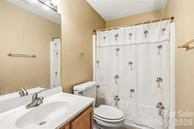 200 Teaberry Lane, Hendersonville, NC 28739