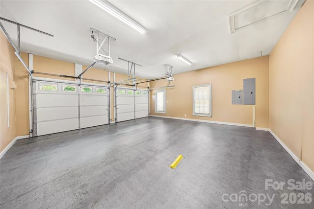200 Teaberry Lane, Hendersonville, NC 28739