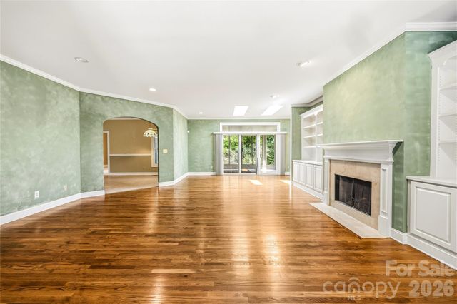 200 Teaberry Lane, Hendersonville, NC 28739