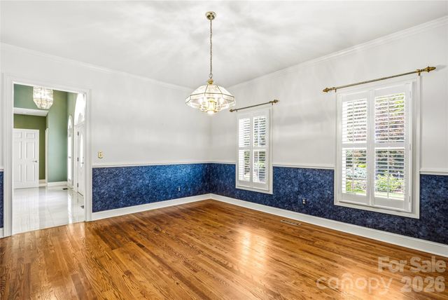 200 Teaberry Lane, Hendersonville, NC 28739