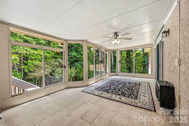 200 Teaberry Lane, Hendersonville, NC 28739