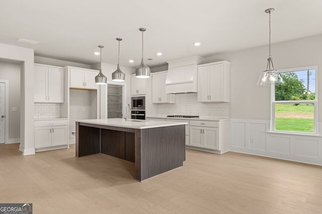 8315 Creekside Overlook Drive, Gainesville, GA 30506
