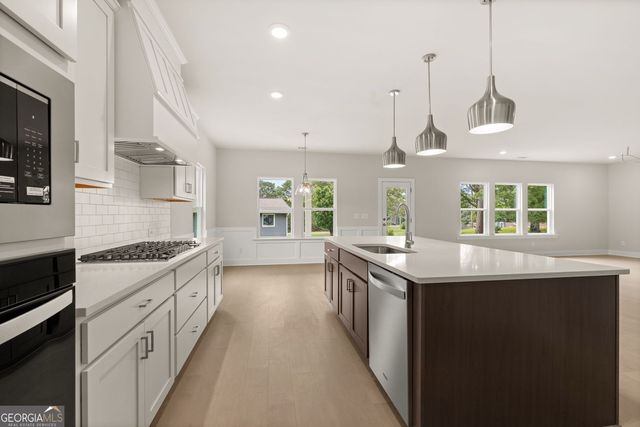 8315 Creekside Overlook Drive, Gainesville, GA 30506