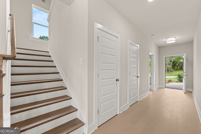 8315 Creekside Overlook Drive, Gainesville, GA 30506
