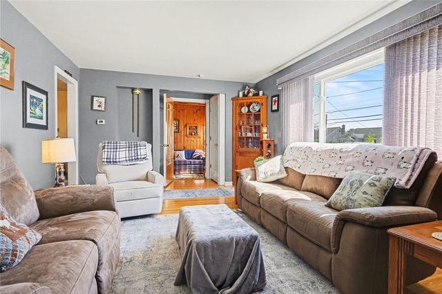 247 West Ivy Street, East Rochester, NY 14445