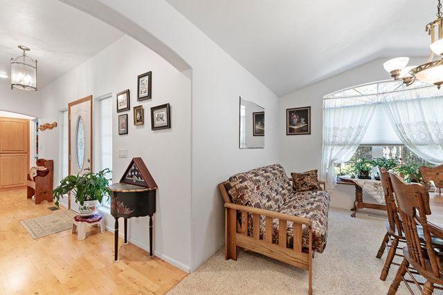 698 Ewe Creek Road, Grants Pass, OR 97526