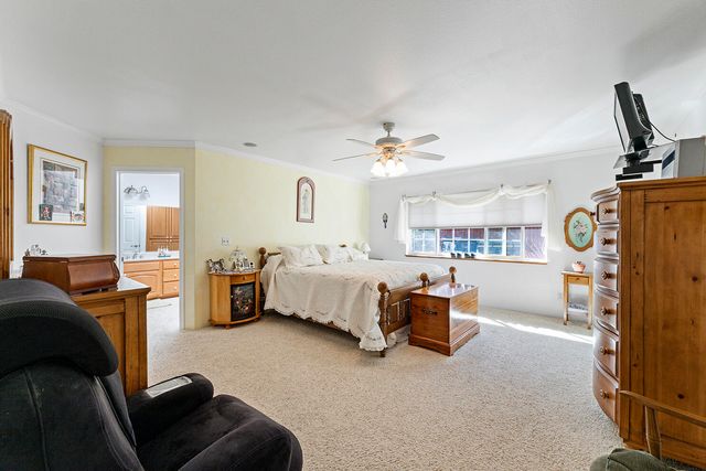 698 Ewe Creek Road, Grants Pass, OR 97526