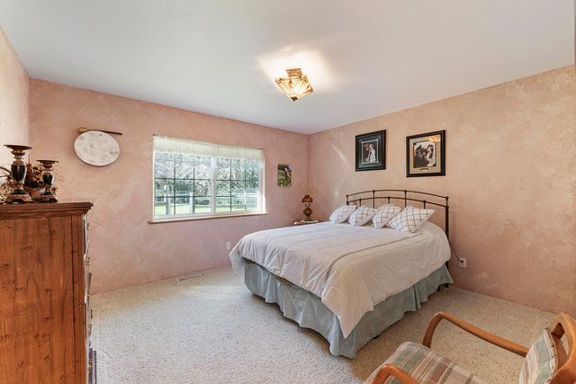 698 Ewe Creek Road, Grants Pass, OR 97526