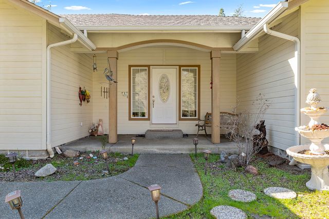 698 Ewe Creek Road, Grants Pass, OR 97526