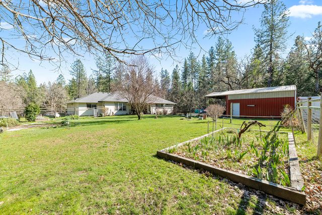 698 Ewe Creek Road, Grants Pass, OR 97526
