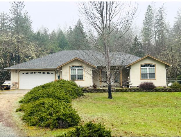 698 Ewe Creek Road, Grants Pass, OR 97526