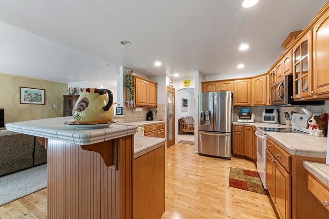 698 Ewe Creek Road, Grants Pass, OR 97526