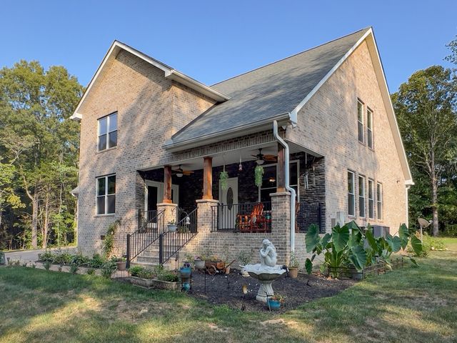 2999 Dugley Branch Dr, Bon Aqua, TN 37025