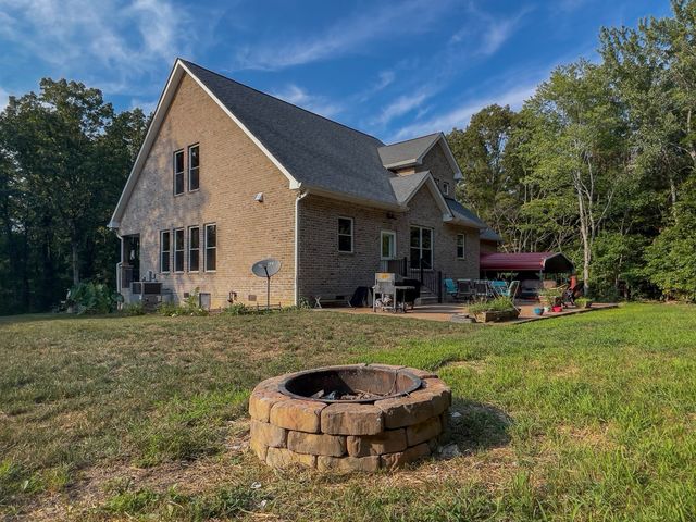 2999 Dugley Branch Dr, Bon Aqua, TN 37025