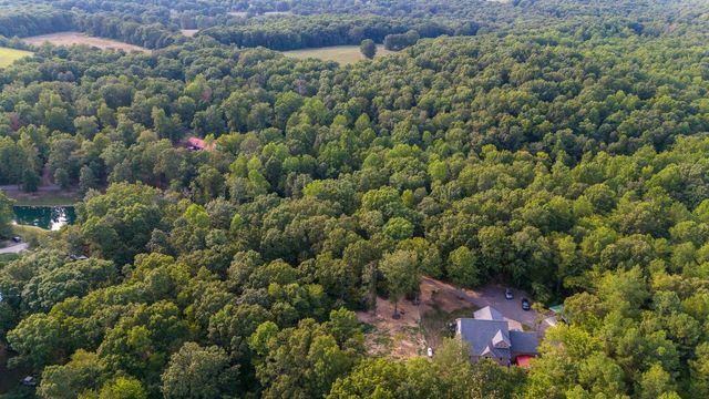 2999 Dugley Branch Dr, Bon Aqua, TN 37025