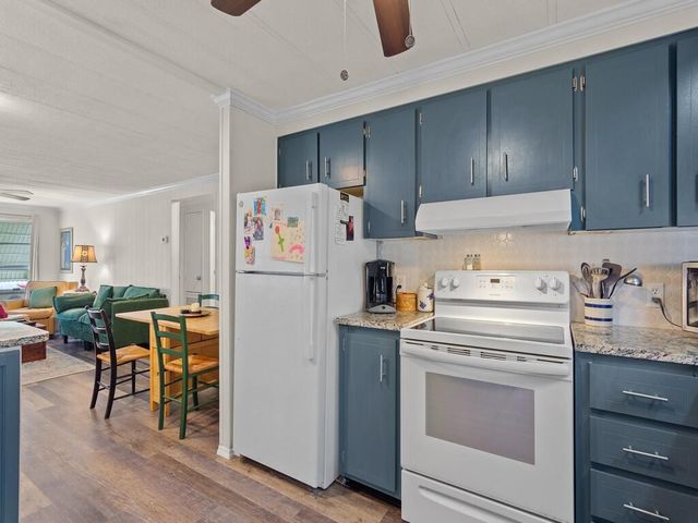 258 NE Cameo Way, Jensen Beach, FL 34957