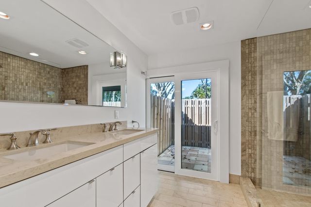 11792 Wimbledon Circle, Wellington, FL 33414