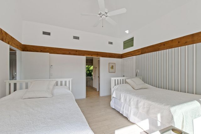 11792 Wimbledon Circle, Wellington, FL 33414