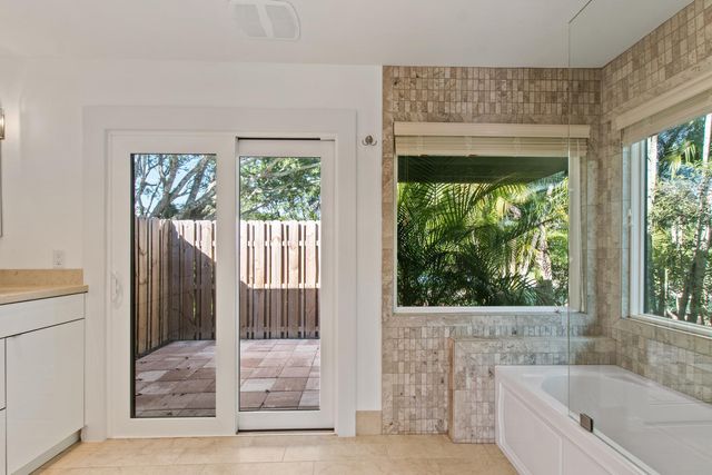 11792 Wimbledon Circle, Wellington, FL 33414