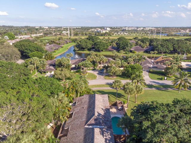 11792 Wimbledon Circle, Wellington, FL 33414