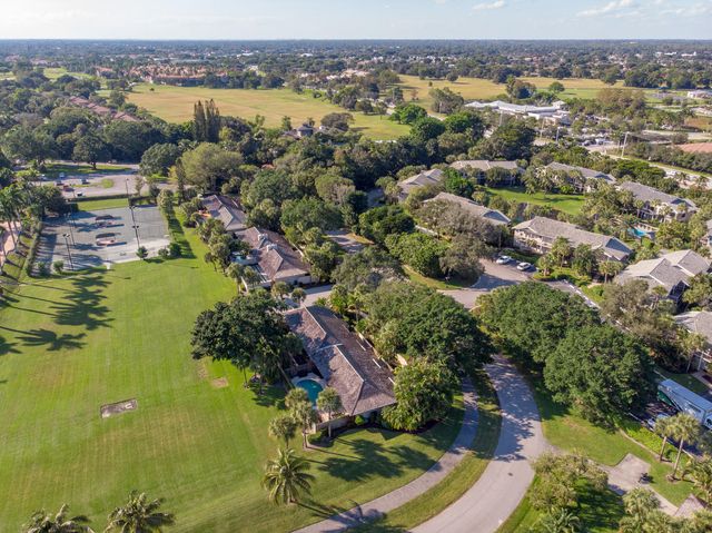 11792 Wimbledon Circle, Wellington, FL 33414