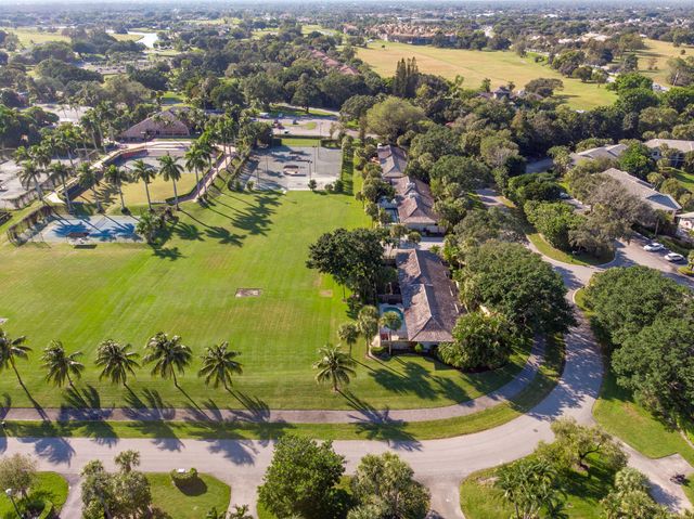 11792 Wimbledon Circle, Wellington, FL 33414