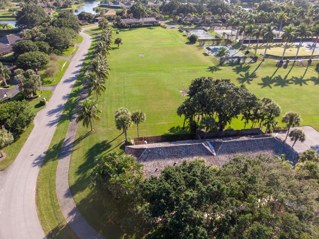 11792 Wimbledon Circle, Wellington, FL 33414