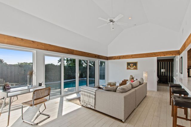11792 Wimbledon Circle, Wellington, FL 33414