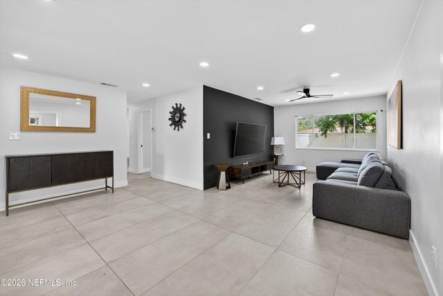 8 FERNWOOD Lane, Palm Coast, FL 32137