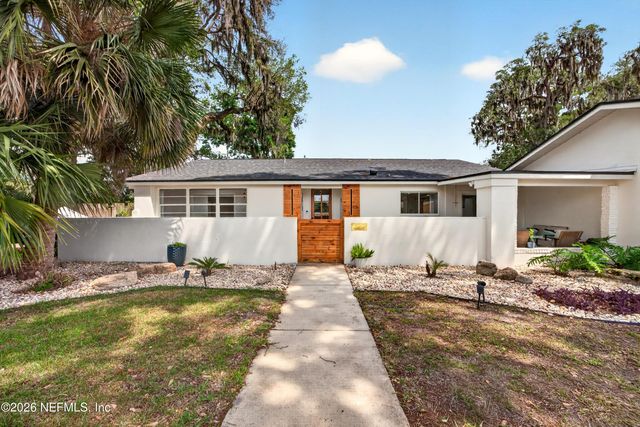 8 FERNWOOD Lane, Palm Coast, FL 32137