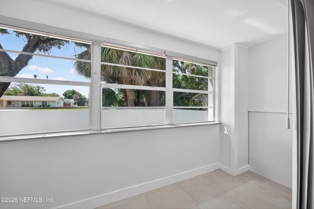 8 FERNWOOD Lane, Palm Coast, FL 32137