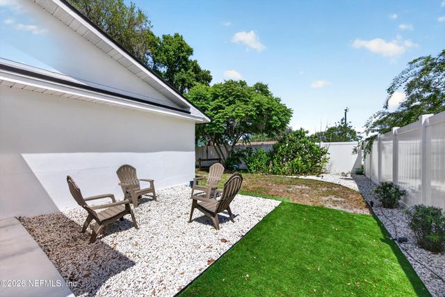 8 FERNWOOD Lane, Palm Coast, FL 32137