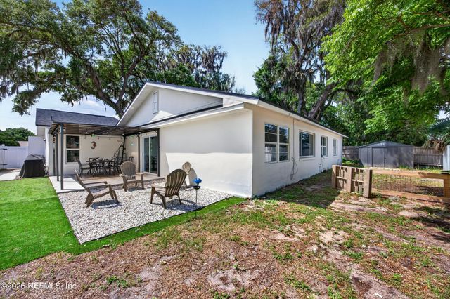 8 FERNWOOD Lane, Palm Coast, FL 32137