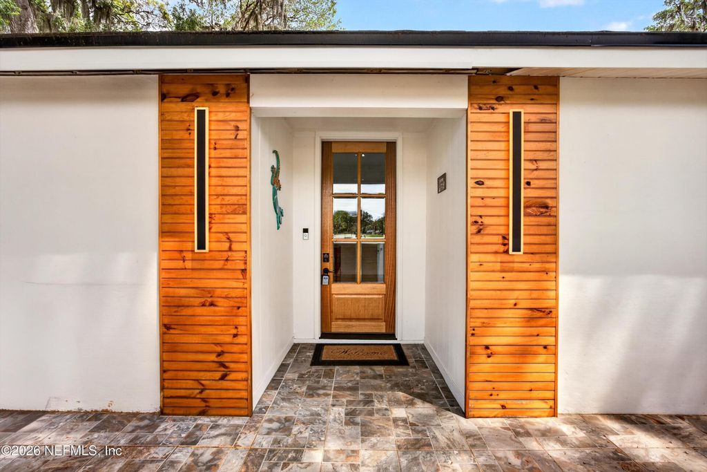 8 FERNWOOD Lane, Palm Coast, FL 32137