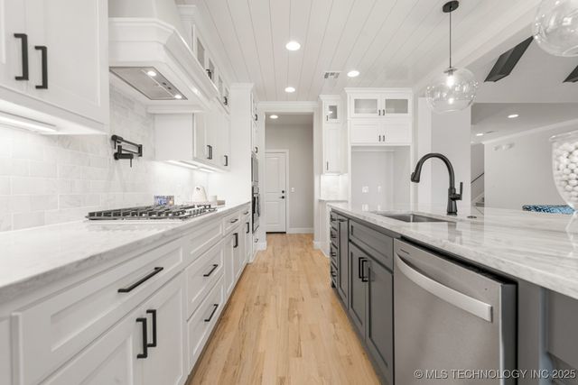 12806 S Irvington Avenue, Tulsa, OK 74008