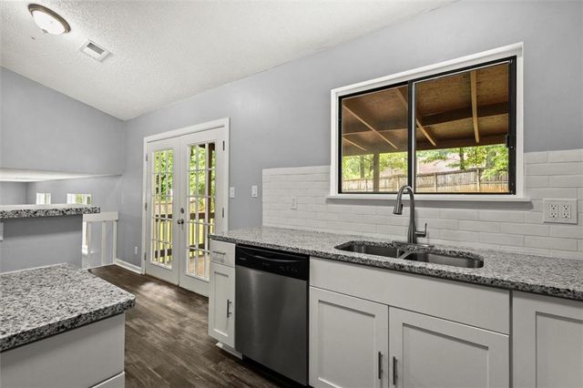 1055 Chapman Lane, Stone Mountain, GA 30088