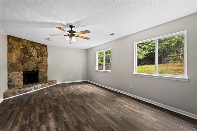 1055 Chapman Lane, Stone Mountain, GA 30088