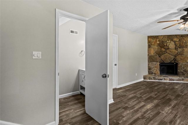1055 Chapman Lane, Stone Mountain, GA 30088