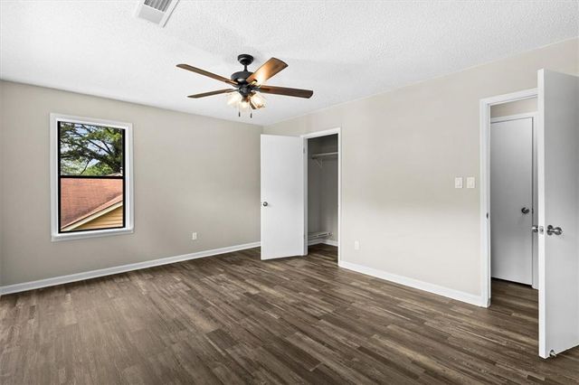 1055 Chapman Lane, Stone Mountain, GA 30088